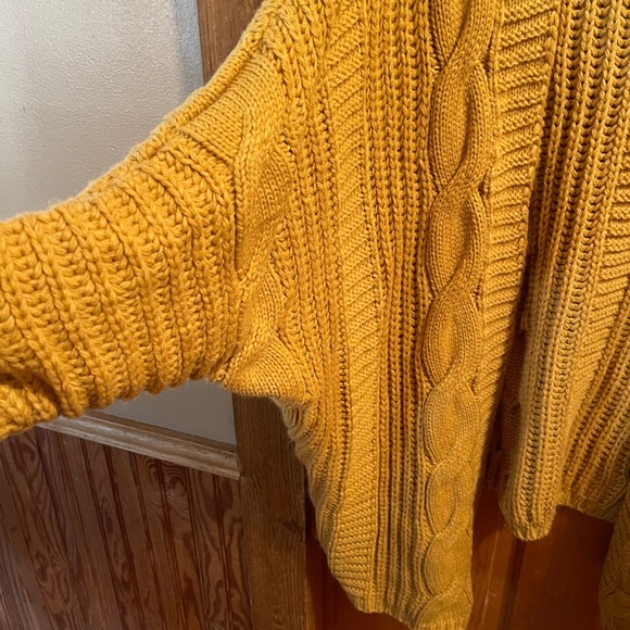 She & Sky sweater - Picture 4 of 5